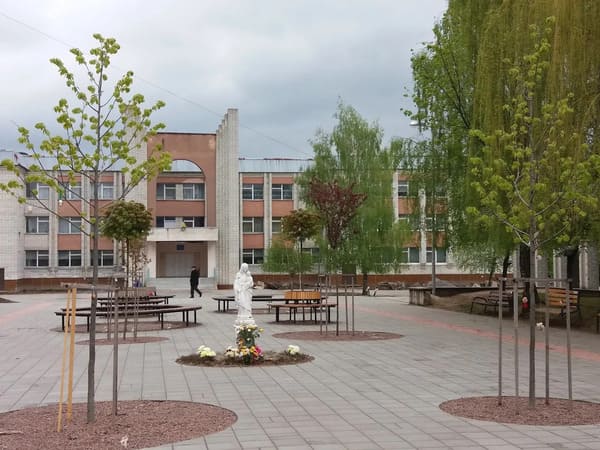 Сквер гідності у Львові