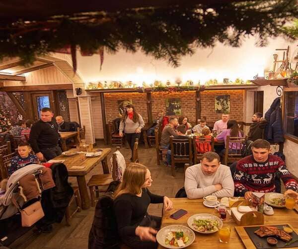 Українське подвірʼя Львів