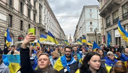 Родичі полонених бійців вийшли на акцію в центрі Львову.