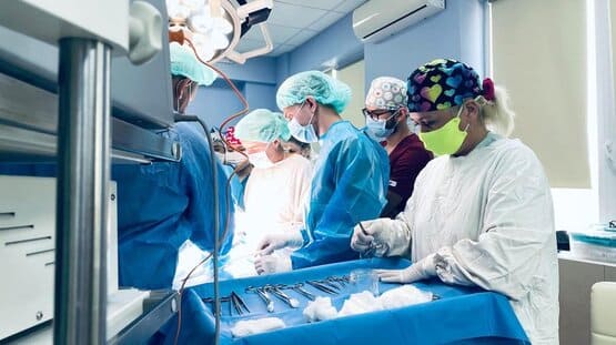 Львівські хірурги прооперували немовля з кишковою недостатністю.