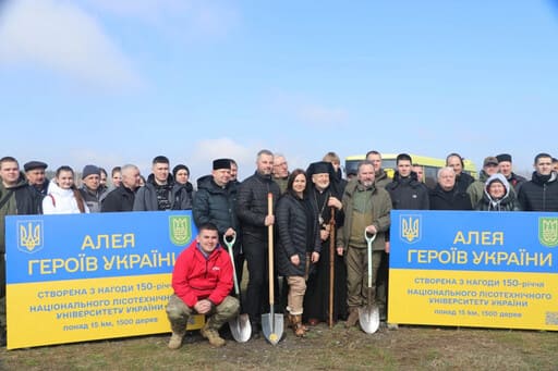 На Львівщині висадили липову алею відстанню в 17 км.