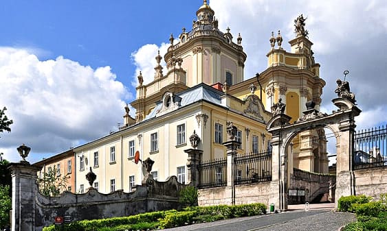 Площа Святого Юра Львів
