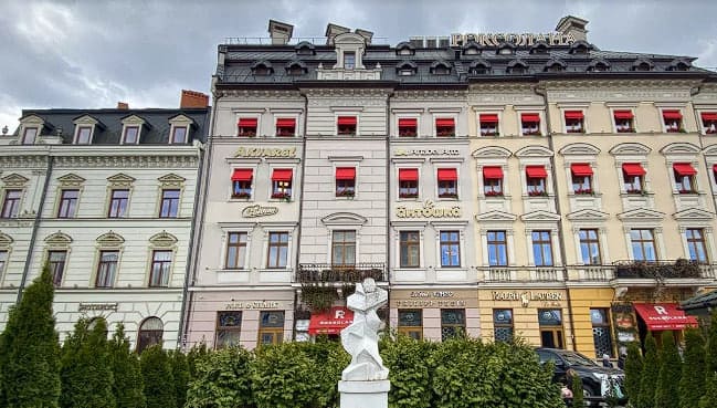Брендовий магазин ТЦ «Роксолана» Львів