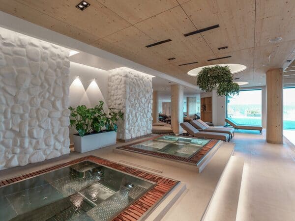 готелі Східниці з басейном