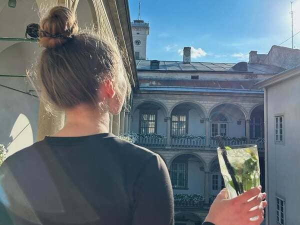 Італійський дворик Львів