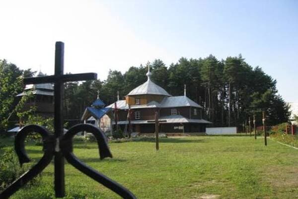 Церква Святого Великомученика Юрія Новояворівськ