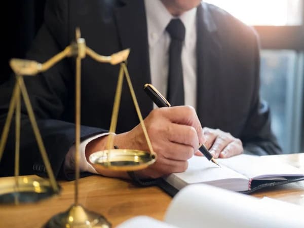 Послуги адвоката Романа Кісіля
